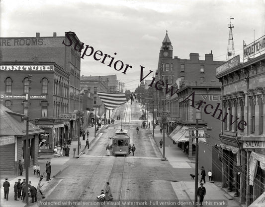 Front St. Marquette, MI 1905