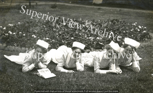 Old Time Nurses Vintage Nursing Nurse Old Uniforms Hats Young Nurses On Break