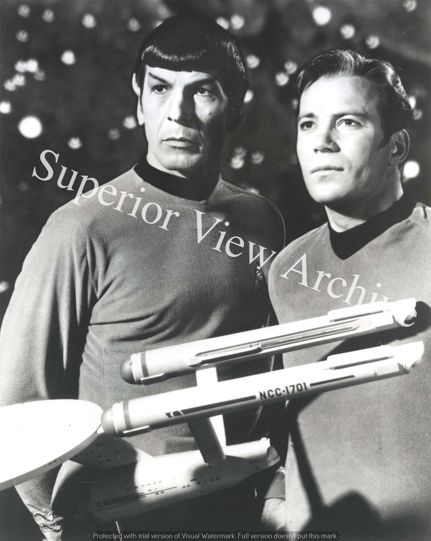 Star Trek Classic of Captain Kirk & Spock Enterprise Model Shatner & Nimoy