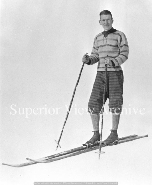 Vintage Skiier 1902