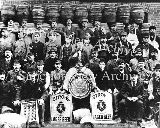 Strohs Beer Stroh Brewery Workers Detroit MI Beer Barrels Old Signs Beer Mugs
